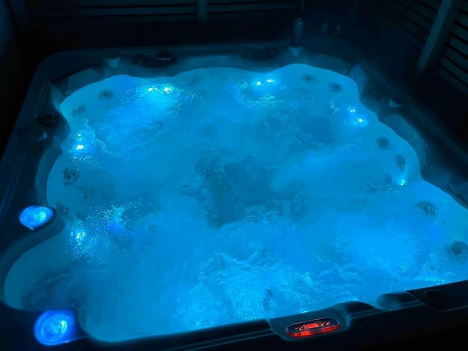 Mysigt Hus Med Natur & Jacuzzi I Olofstorp 예테보리 외부 사진