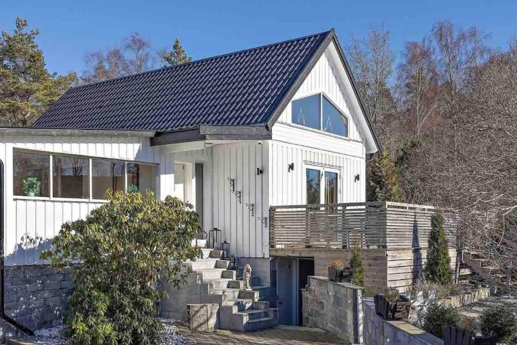 Mysigt Hus Med Natur & Jacuzzi I Olofstorp 예테보리 외부 사진